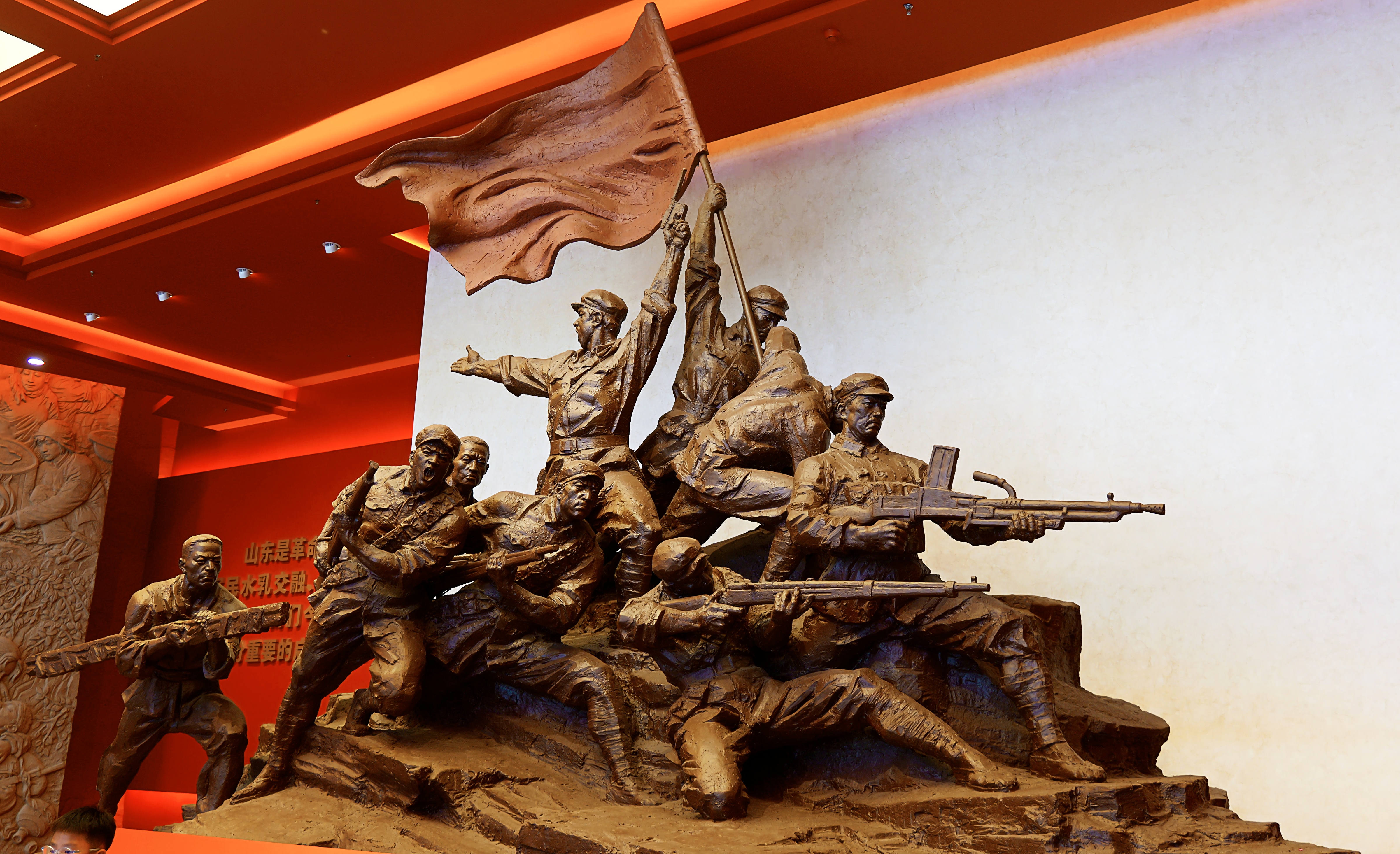 清明寄哀思 墨韵传红魂